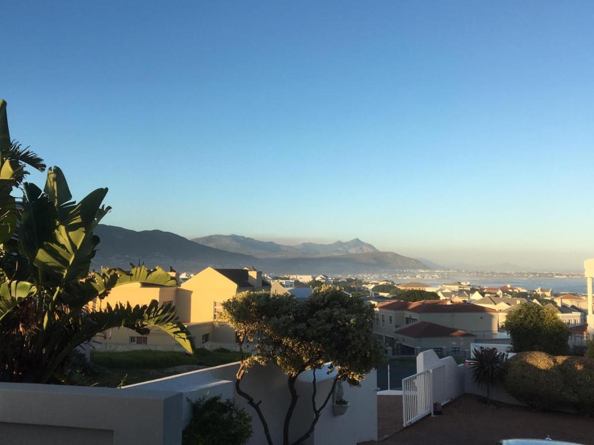 Vermont Hermanus - Views, Sunny, Right On The Sea Экстерьер фото