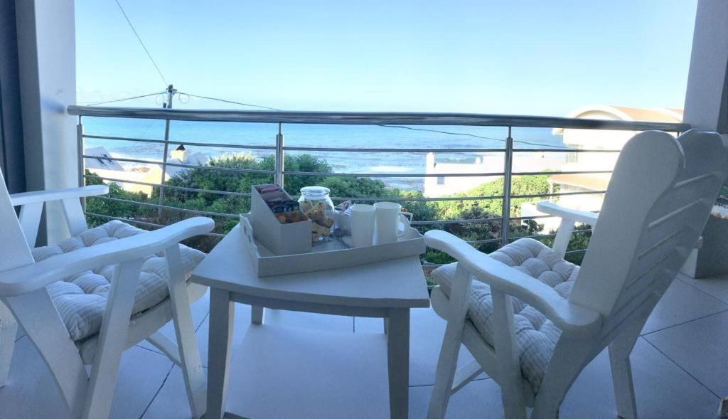 Vermont Hermanus - Views, Sunny, Right On The Sea Экстерьер фото
